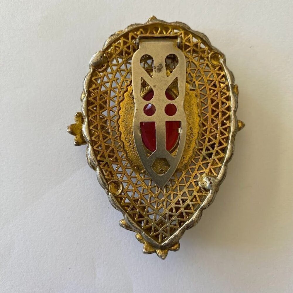 Vintage Raspberry Glass Dress Clip Brooch Gold Filigree Dress Clip Art Deco - Picture 3 of 10